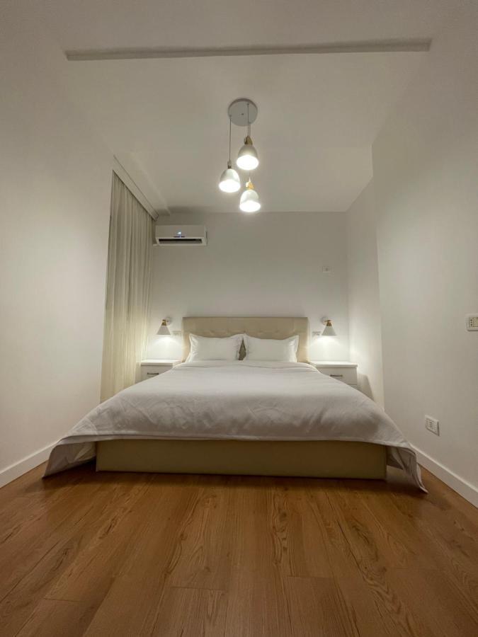Proper Apartment 1 Tiranë Luaran gambar