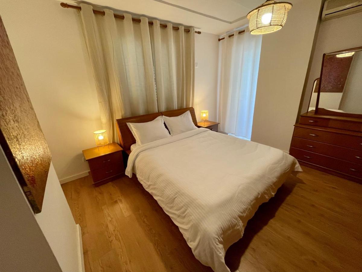 Proper Apartment 1 Tiranë Luaran gambar