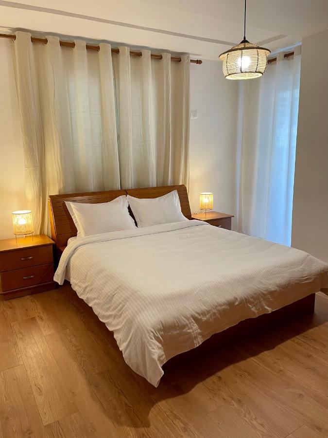 Proper Apartment 1 Tiranë Luaran gambar